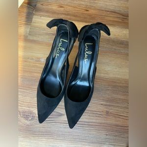 Black Velvet Pumps with Bow